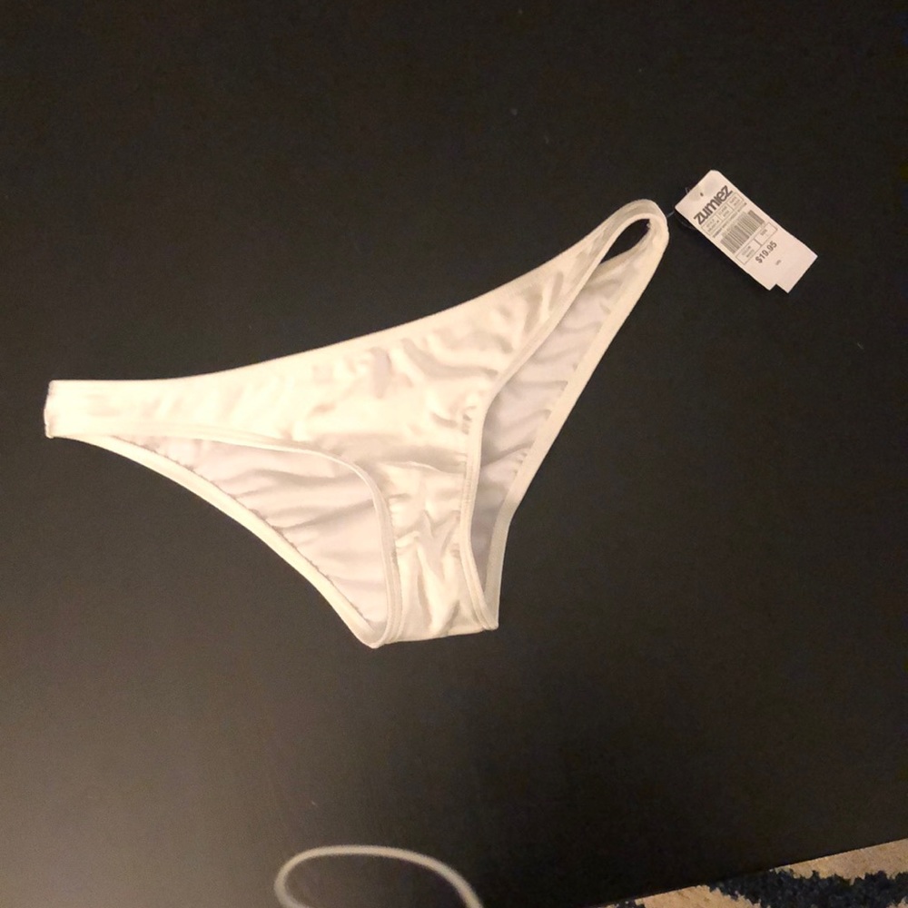 Cheeky swim bottoms